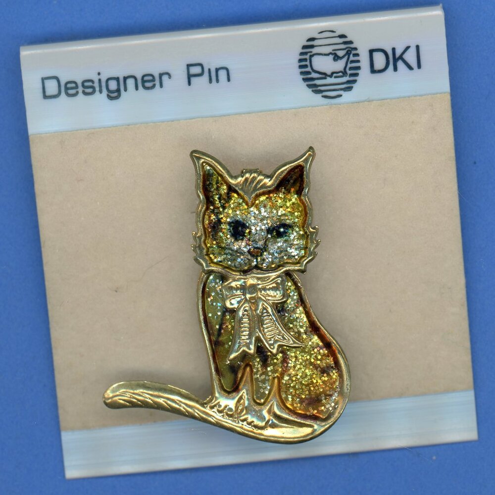 Designer Cat Pin DKI carded